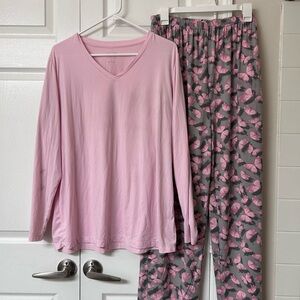 Cozy Pink V-Neck Pajama Set with Butterfly Print Pants